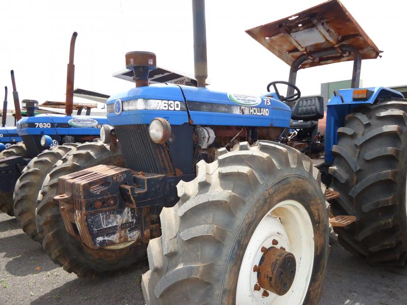 TRATOR NEW HOLLAND N°73