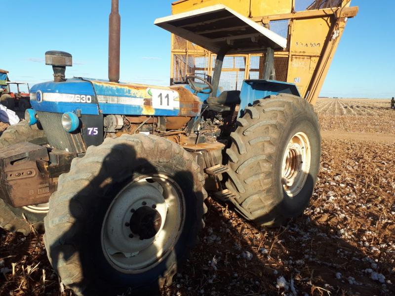 TRATOR NEW HOLLAND N°75